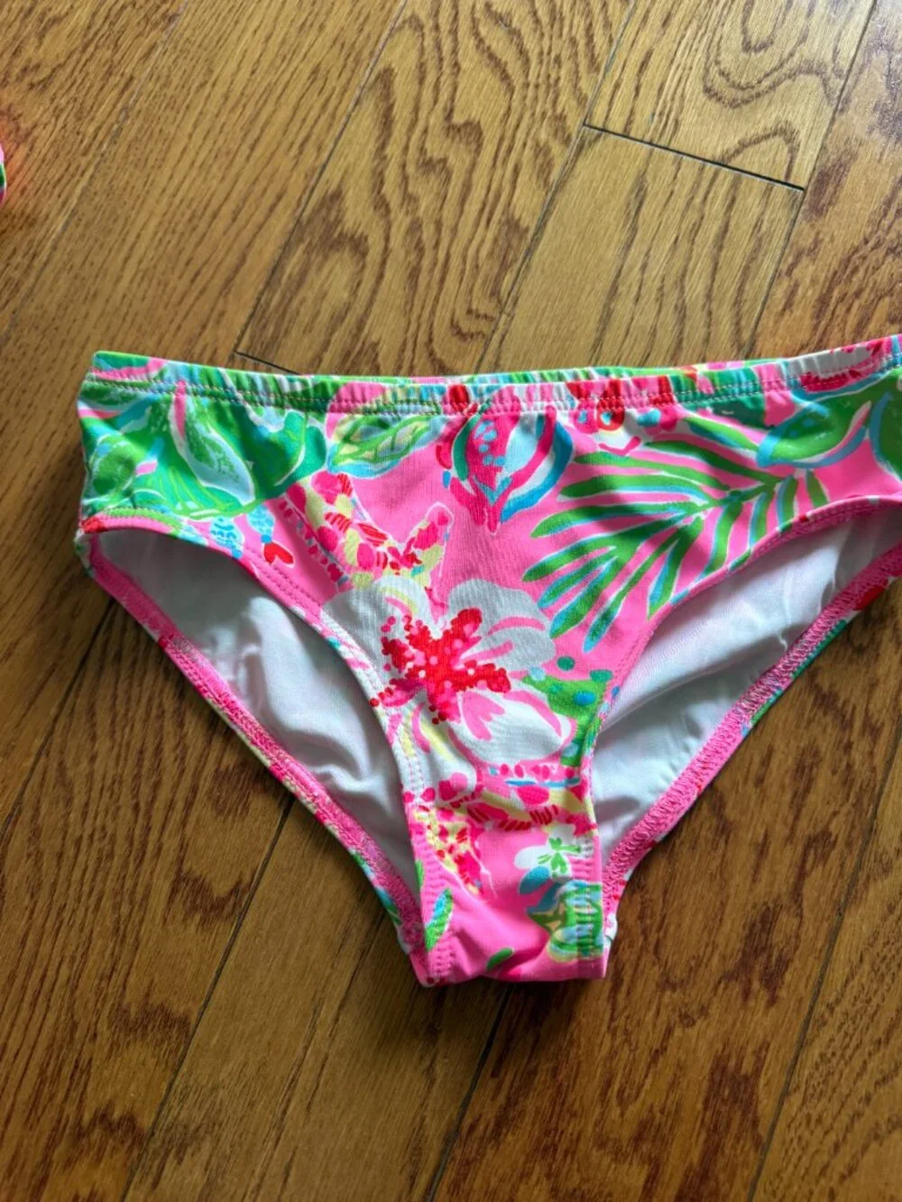Lilly Pulitzer used good